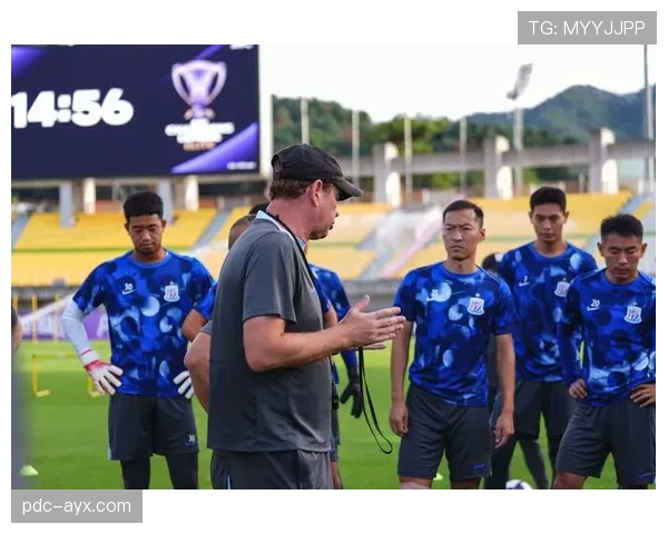 亚冠联赛引入VAR技术引热议，判罚公正性成赛场焦点