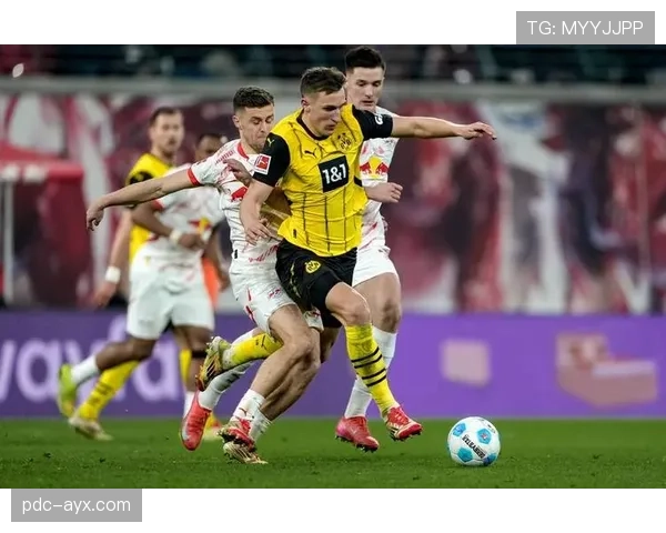 法比尼奥拦截能力惊艳,球队防线竞争力大幅提升 法比尼奥拦截能力惊艳,球队防线竞争力大幅提升