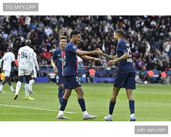 巴黎圣日耳曼：豪华阵容下的战术迷失，是“巨星危机”还是争冠路上的必然代价？