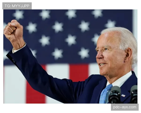 扎克拉文这日常没个明儿，练球比谁都拼，饭桌却蹭网速翻手机像追剧的网友一样猛！